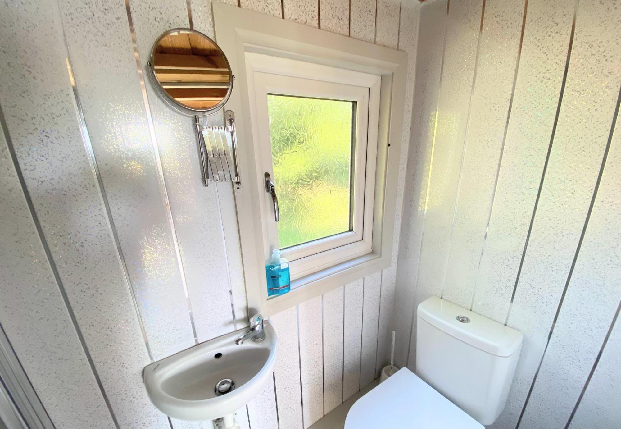 던펌린 Blair Tiny House With Private Hot Tub - Fife - Loch Leven - Lomond Hills 빌라 외부 사진